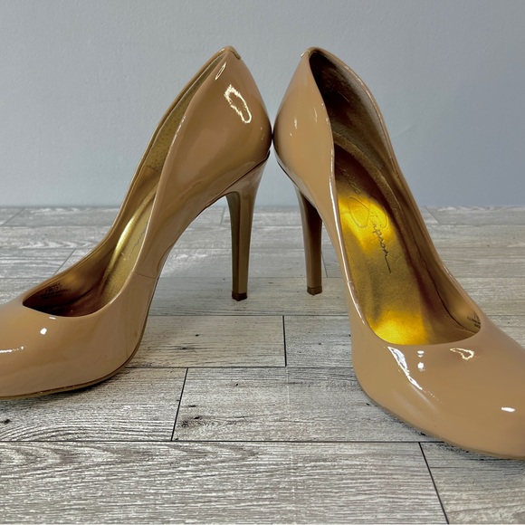 Jessica Simpson Women's Calie Round Toe Classic Heels Pumps - Picture 3 of 10